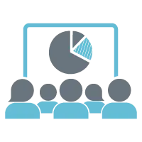 Personen voor een scherm met een cirkelgrafiek